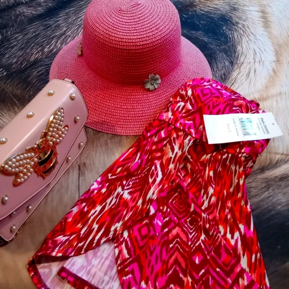 NWT Cazim Swimwear top. - Picture 4 of 8